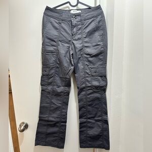 Hollister Mid-Rise Relaxed Boot Fit Pants in Charcoal
